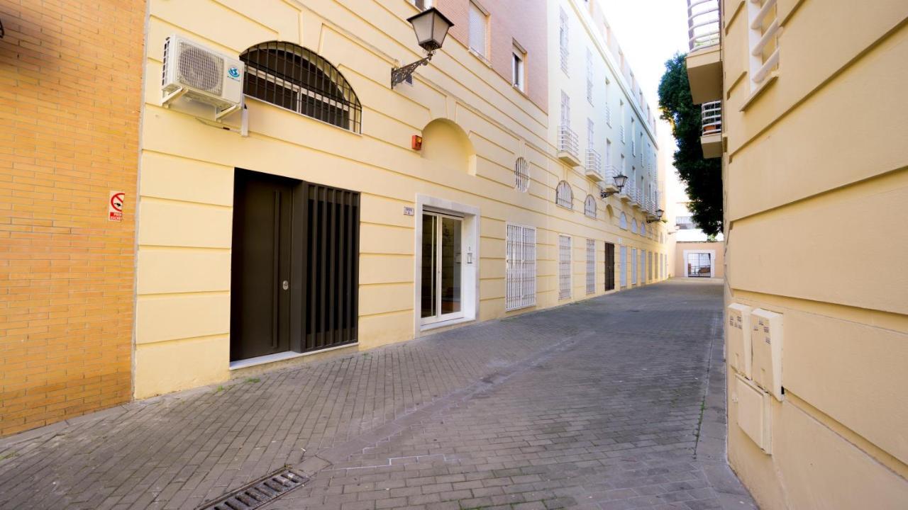 Rentalsevilla Escuelas Pias Exteriör bild