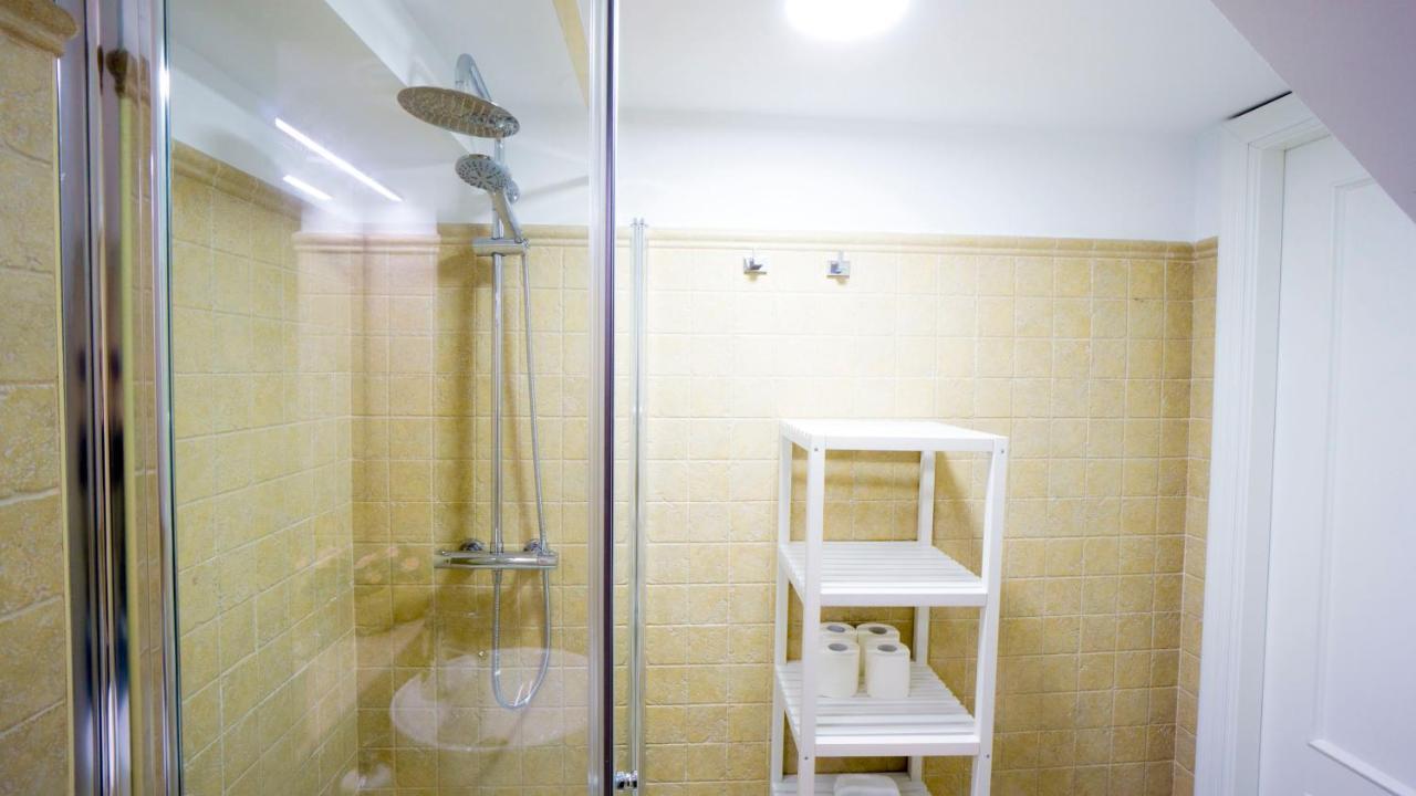 Rentalsevilla Escuelas Pias Exteriör bild